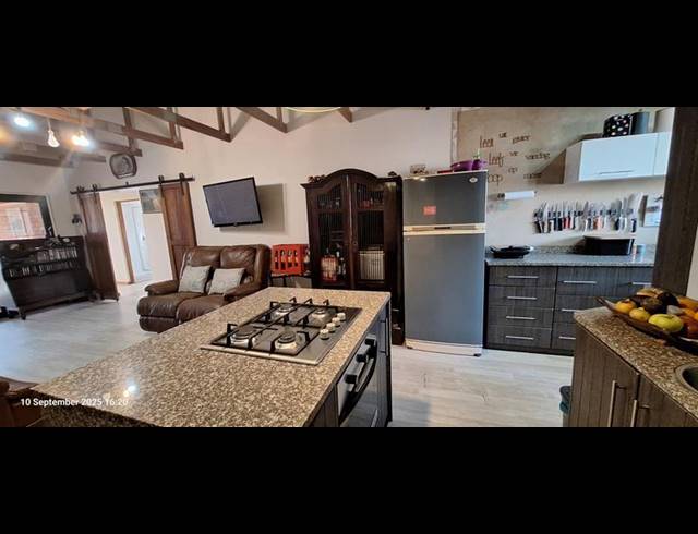 5 BEDROOM HOUSE FOR SALE IN FRAAIUITSIG